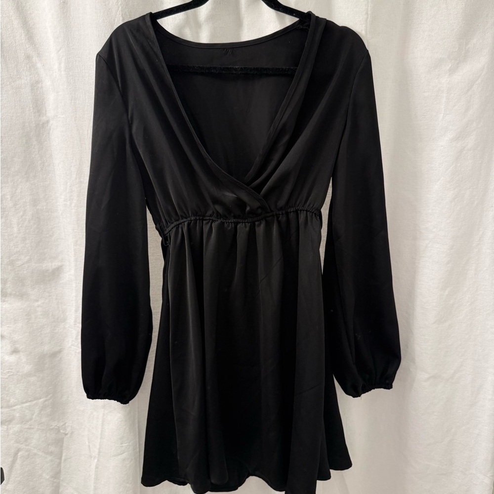 Black V-Neck Long Sleeve Dress